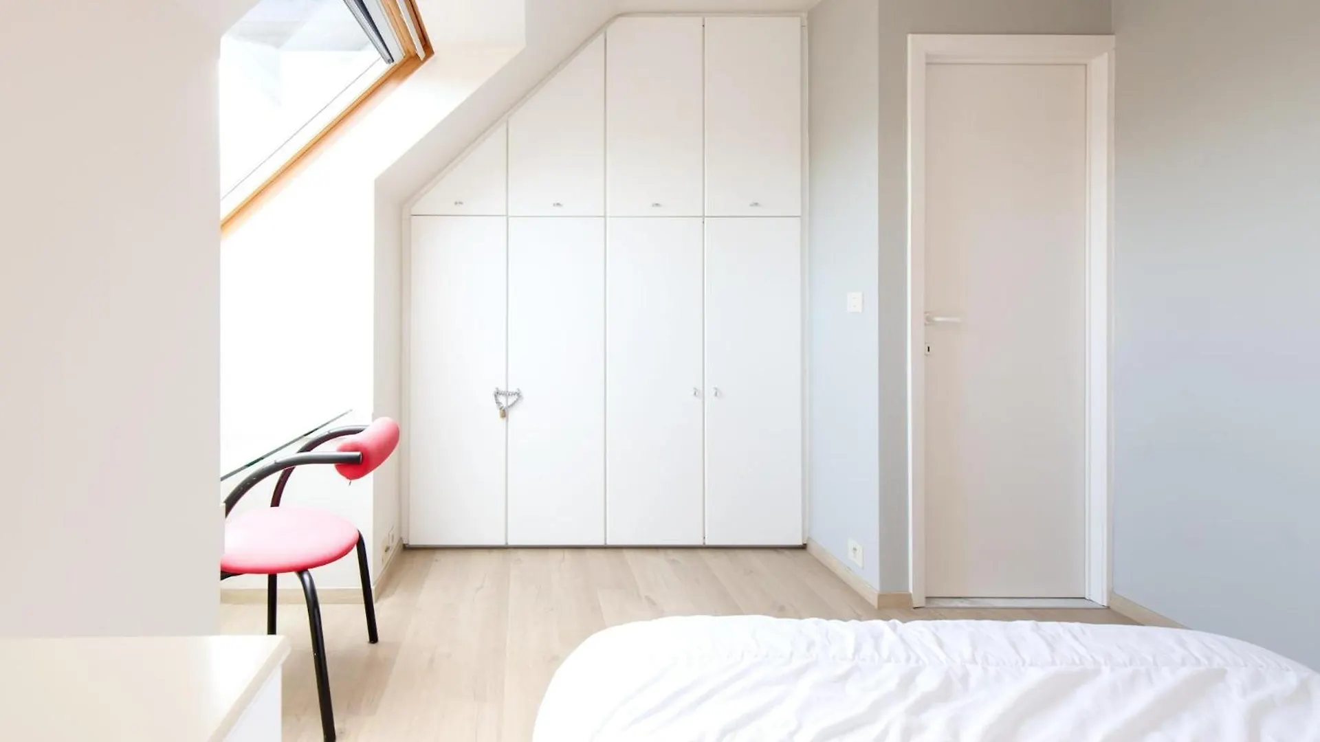 Spacious Apartment With Terrace Middelkerke