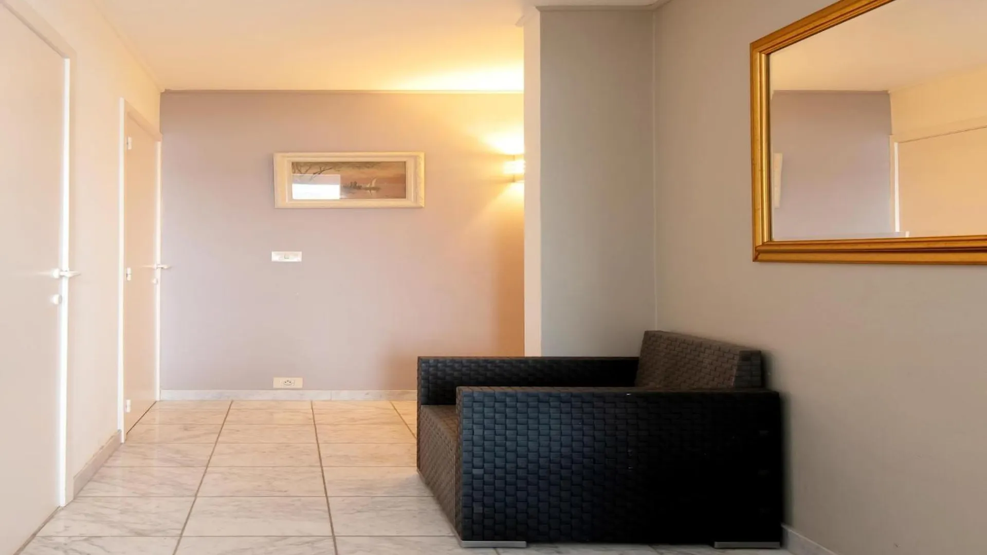 Spacious Apartment With Terrace Middelkerke Belgium