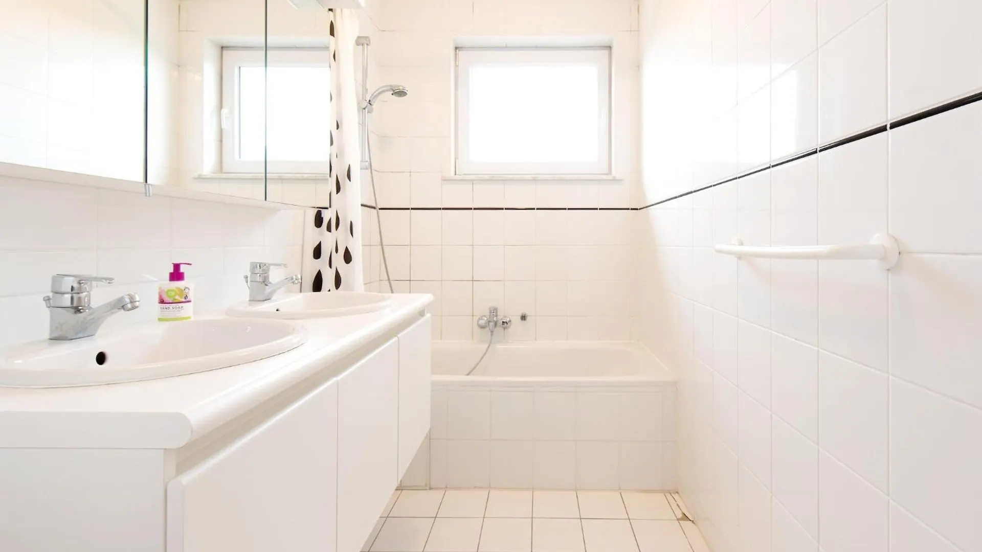 Spacious Apartment With Terrace Middelkerke