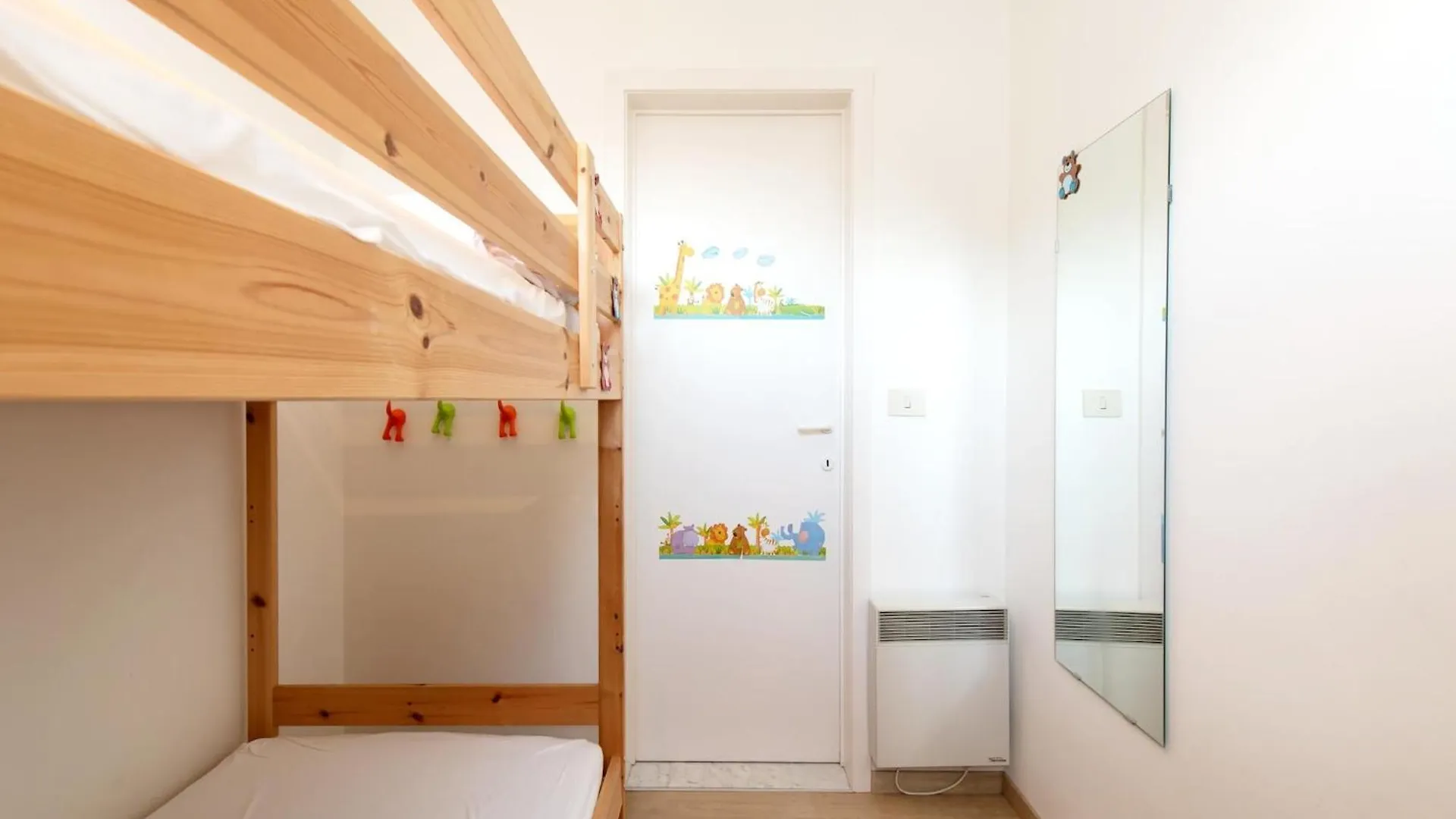 Spacious Apartment With Terrace Middelkerke