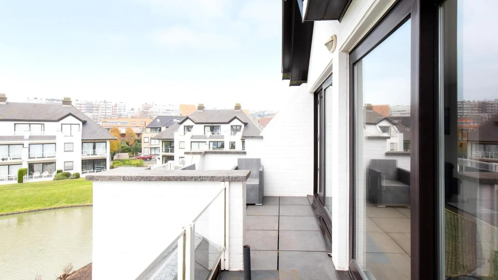 Spacious Apartment With Terrace Middelkerke Belgium