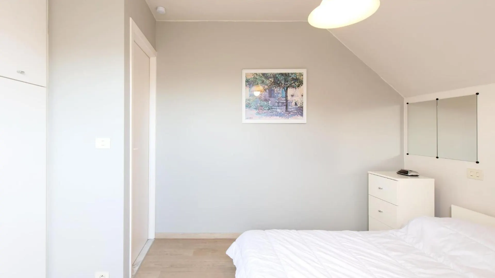 Spacious Apartment With Terrace Middelkerke